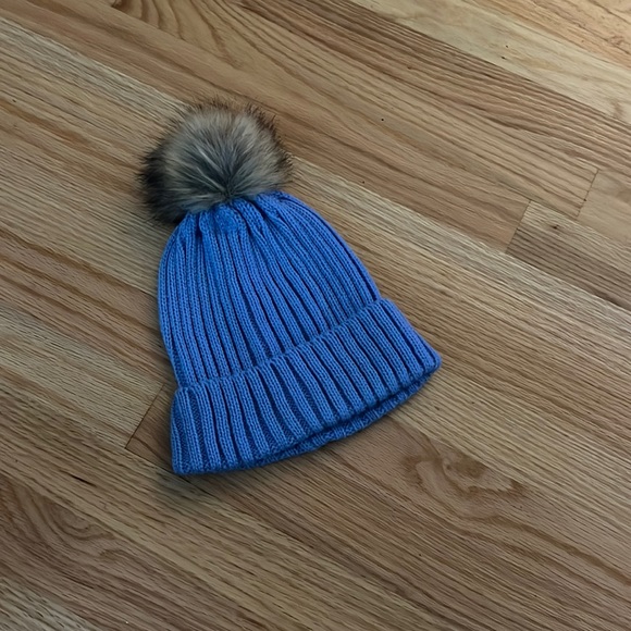 Knit hat - Picture 1 of 3